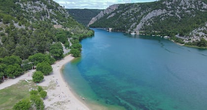 Apartment Skatula Skradin