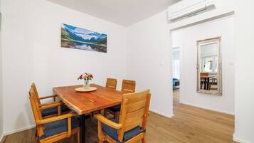 Apartment (A2) | Eigene Küche | Kühlschrank, Ofen, Herdplatte, Geschirrspüler