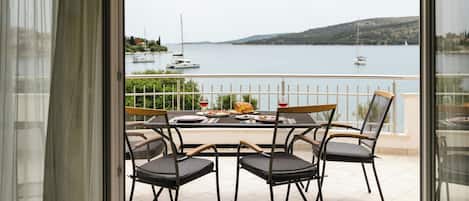 Apartment (A4) | Balkon