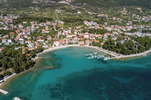 شاطئ