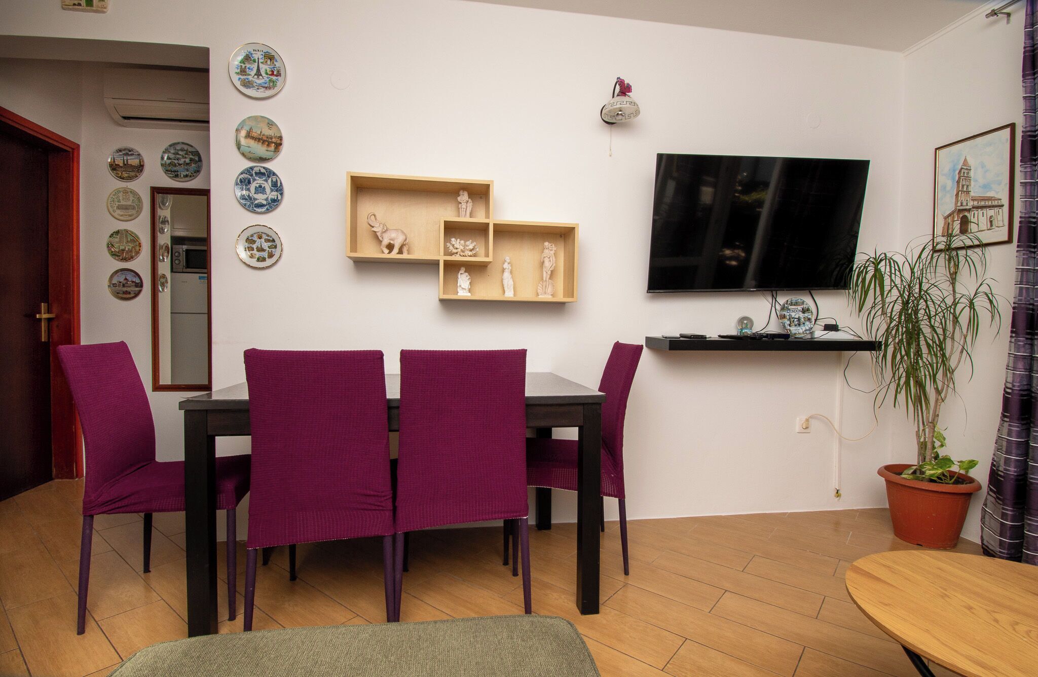 Apartment (A1) | Dining