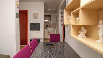 Apartment (A1) | Dining