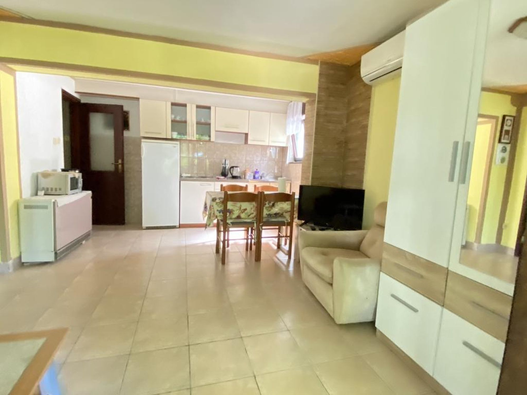Apartment (A2) | Eigene Küche | Espressomaschine, Kühlschrank, Herdplatte, Wasserkocher