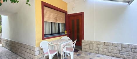 Studio (A1) | Terrace/patio