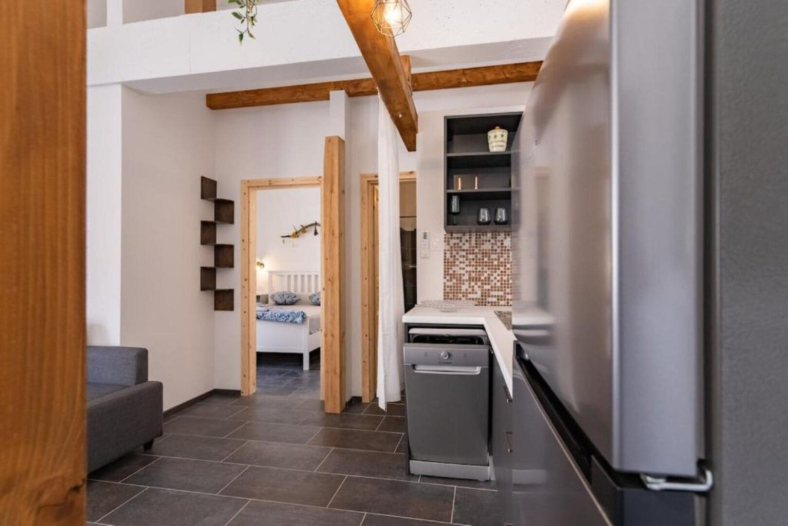 Appartement (A2) | Cuisine privée | Réfrigérateur, micro-ondes, plaque de cuisson, lave-vaisselle
