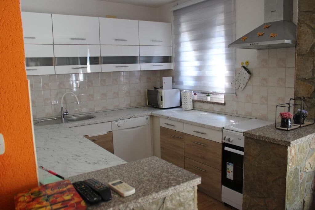 House | Private kitchen | Espresso maker, coffee/tea maker, fridge, microwave