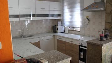 House | Private kitchen | Espresso maker, coffee/tea maker, fridge, microwave