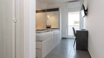 Apartment (A2) | Iron/ironing board, free WiFi