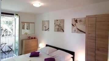Room (S1) | Free WiFi