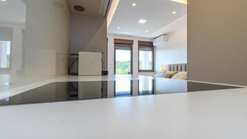 Studio (A2) | Eigene Küche | Kühlschrank, Herdplatte, Geschirrspüler, Espressomaschine