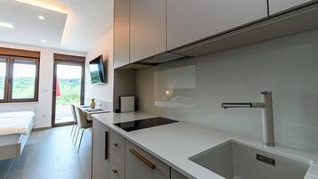 Studio (A1) | Eigene Küche | Kühlschrank, Herdplatte, Geschirrspüler, Espressomaschine