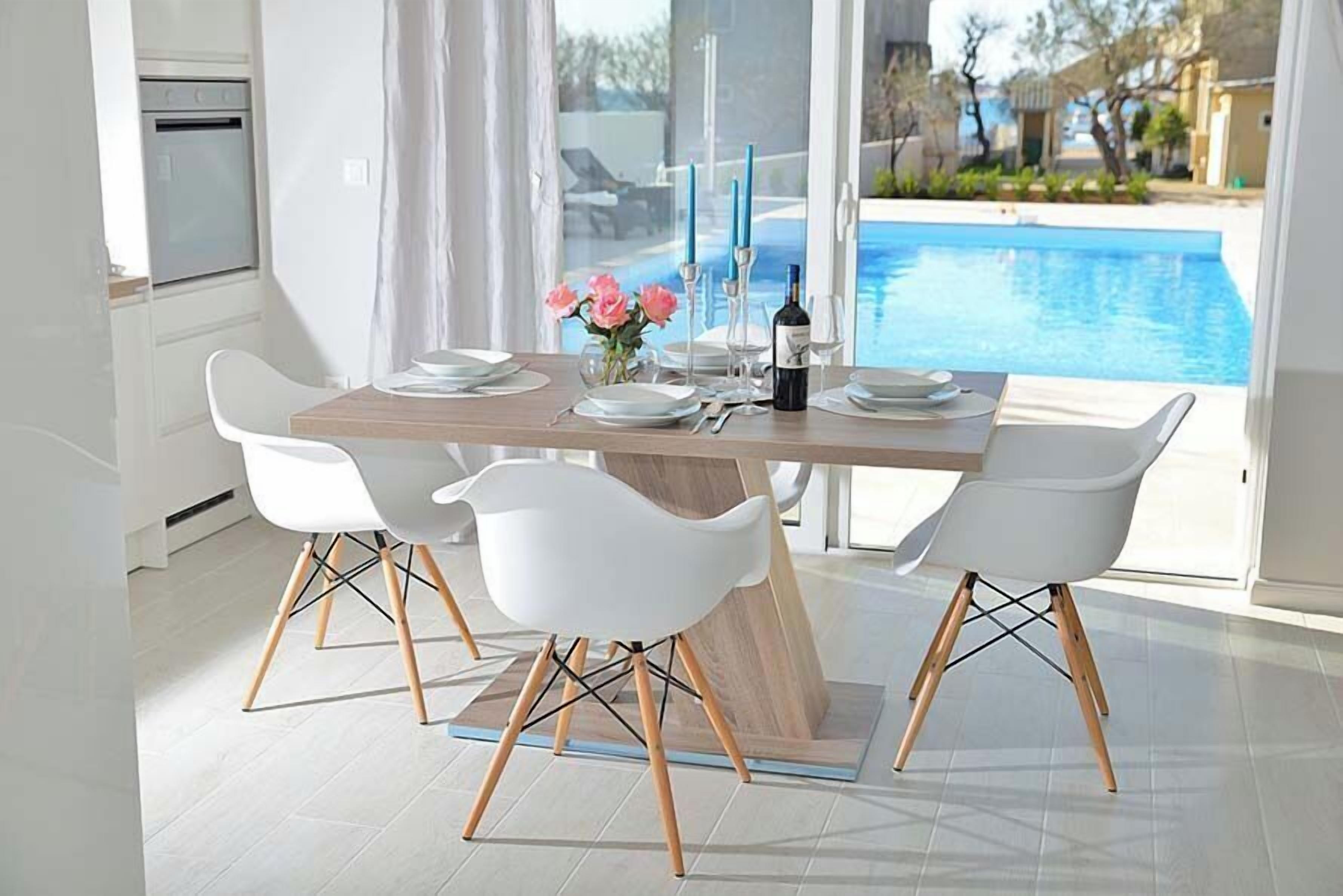 Apartment (A2) | Dining
