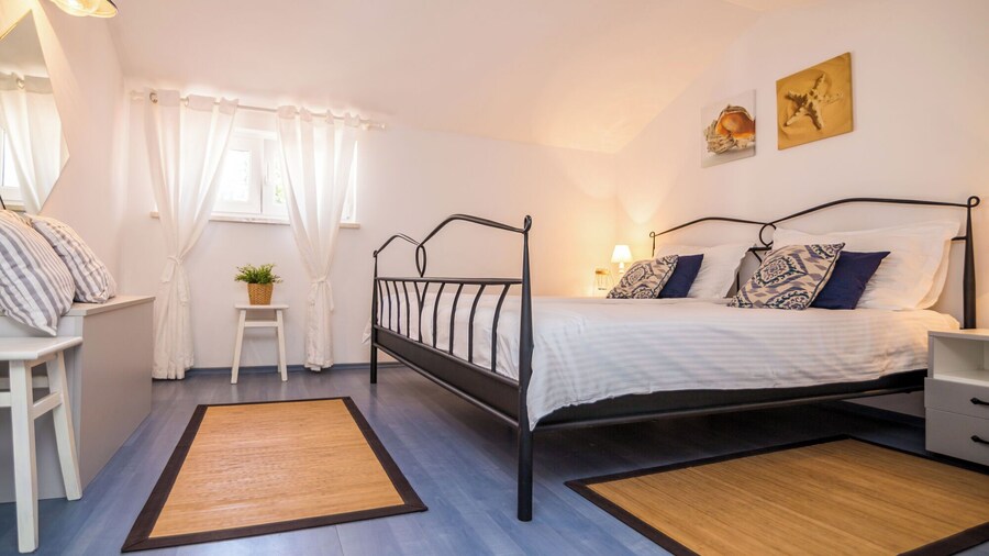 Apartments Tellus