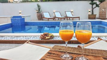 Apartment (A2) | Pool