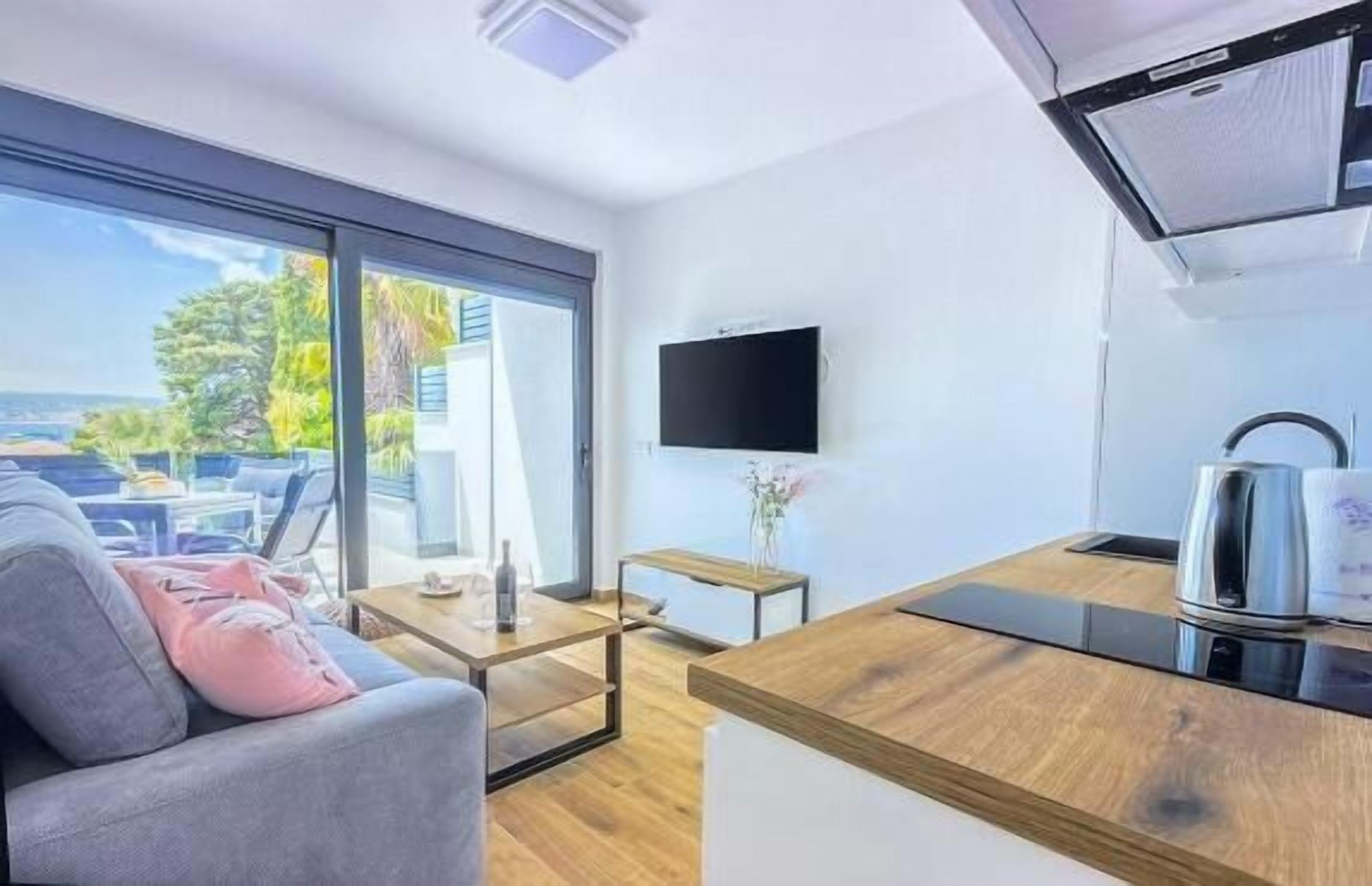 Appartement (A1) | Cuisine privée | Réfrigérateur, micro-ondes, plaque de cuisson, lave-vaisselle