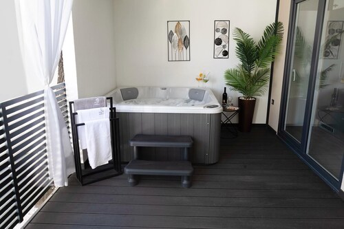Mobile Home Tamaris With Jacuzzi
