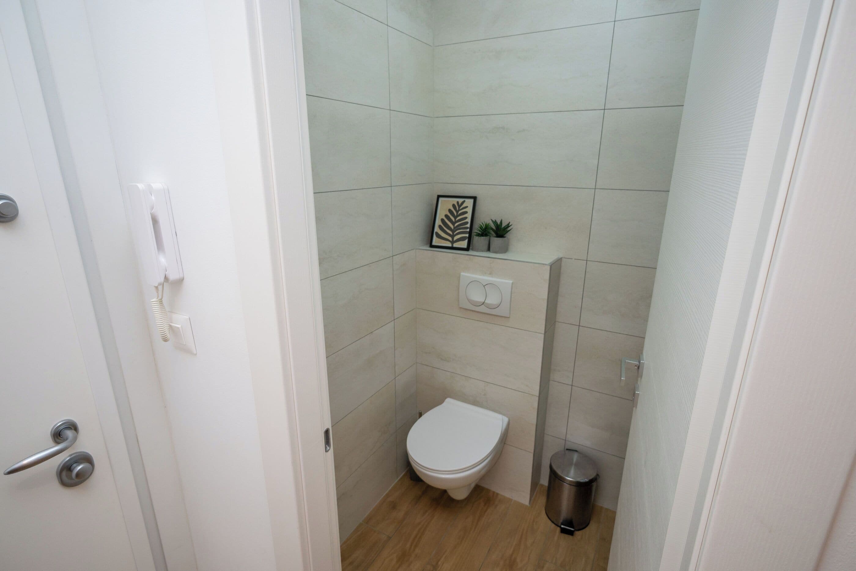 Apartemen (A1) | Kamar mandi | Shower, handuk, sabun, dan sampo