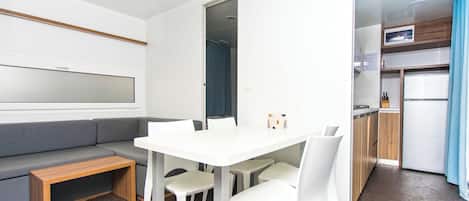 Apartment (A1) | Dining