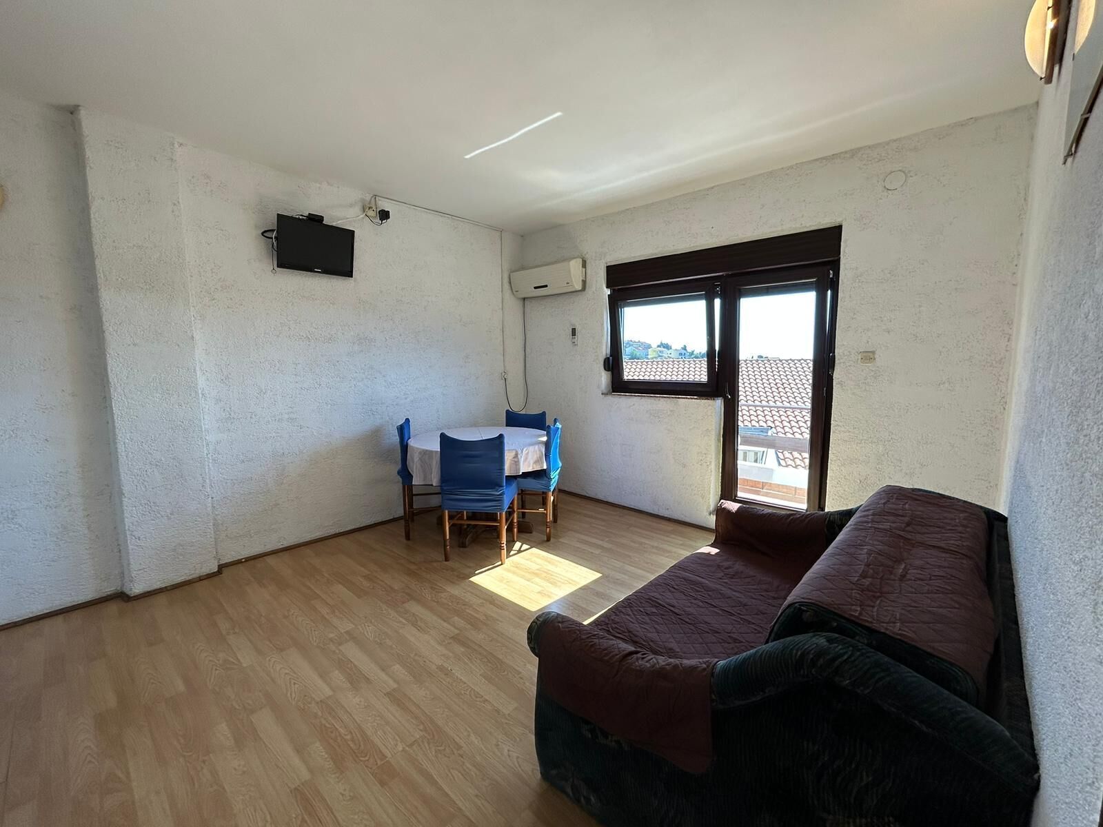 Apartment (A2) | Eigene Küche | Kühlschrank, Herdplatte, Espressomaschine, Wasserkocher