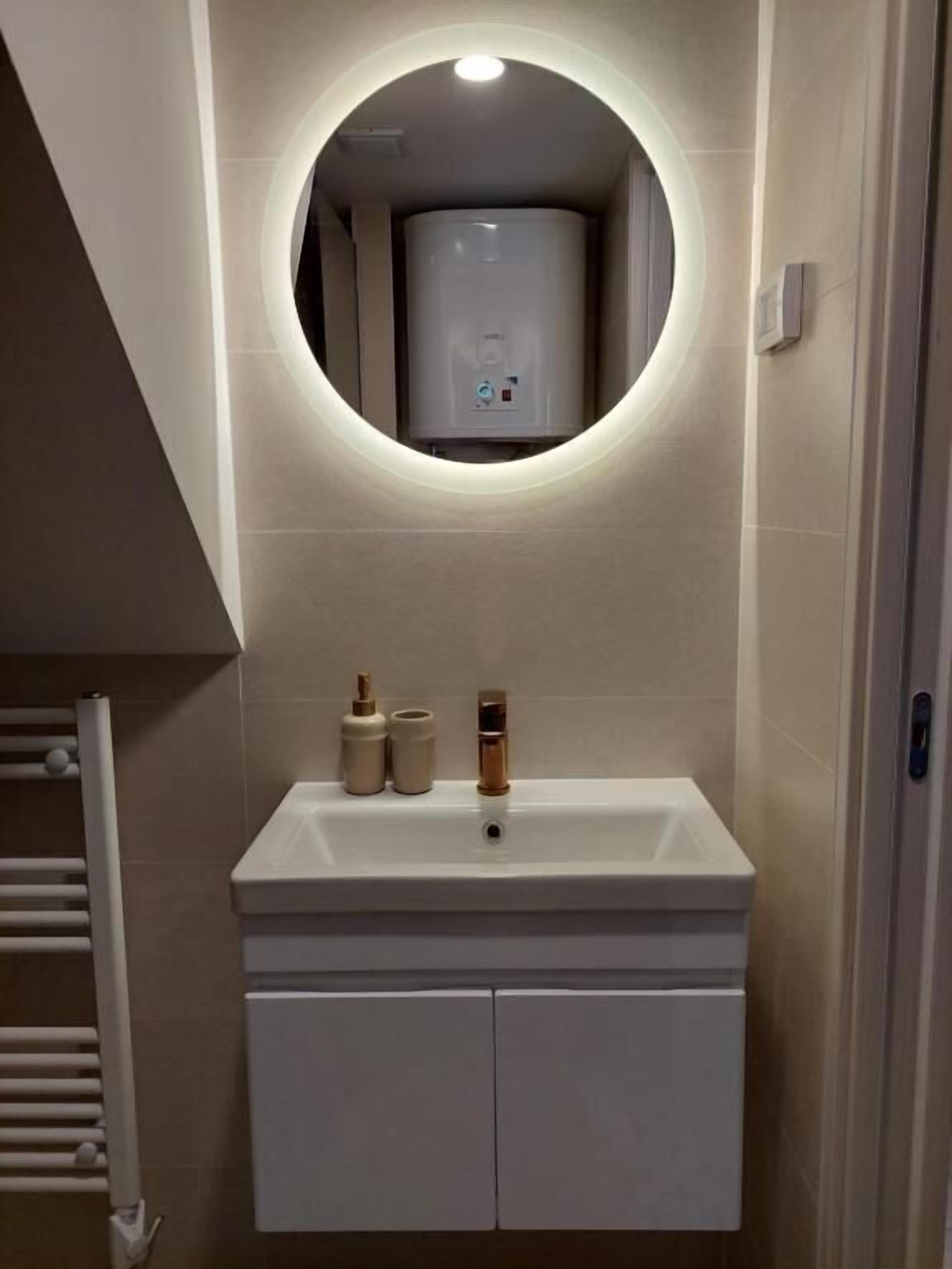 Studio (A1) | Bathroom