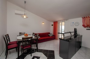 Apartment (A2) | Living room - Apartments Dananic (Vodice)