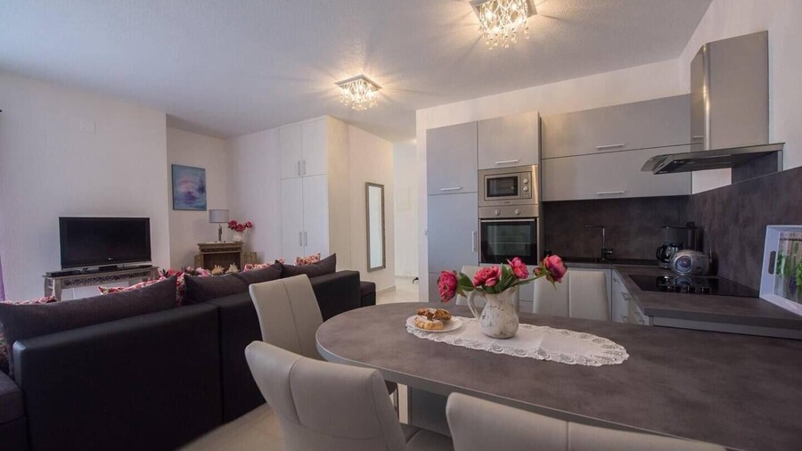 Apartments Guliana Tisno