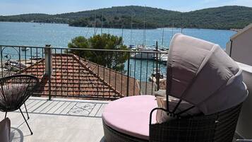 Apartment (A2) | Water view
