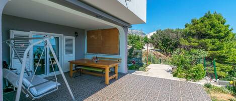 Apartment (A1) | Outdoor dining