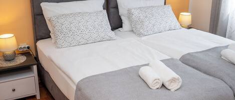 Apartment (A2) | Iron/ironing board, WiFi (free)