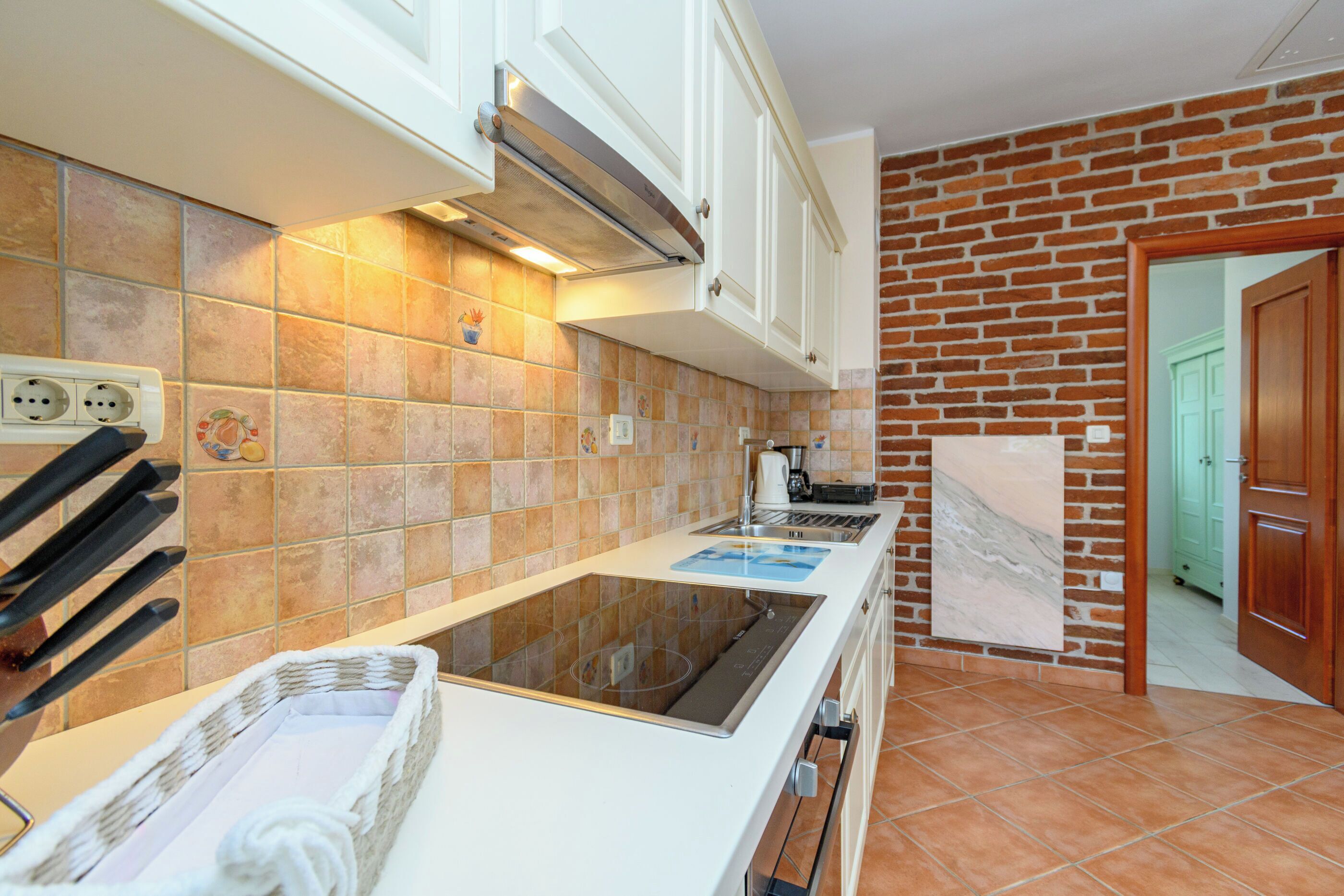 House | Private kitchen | Espresso maker, fridge, oven, stovetop