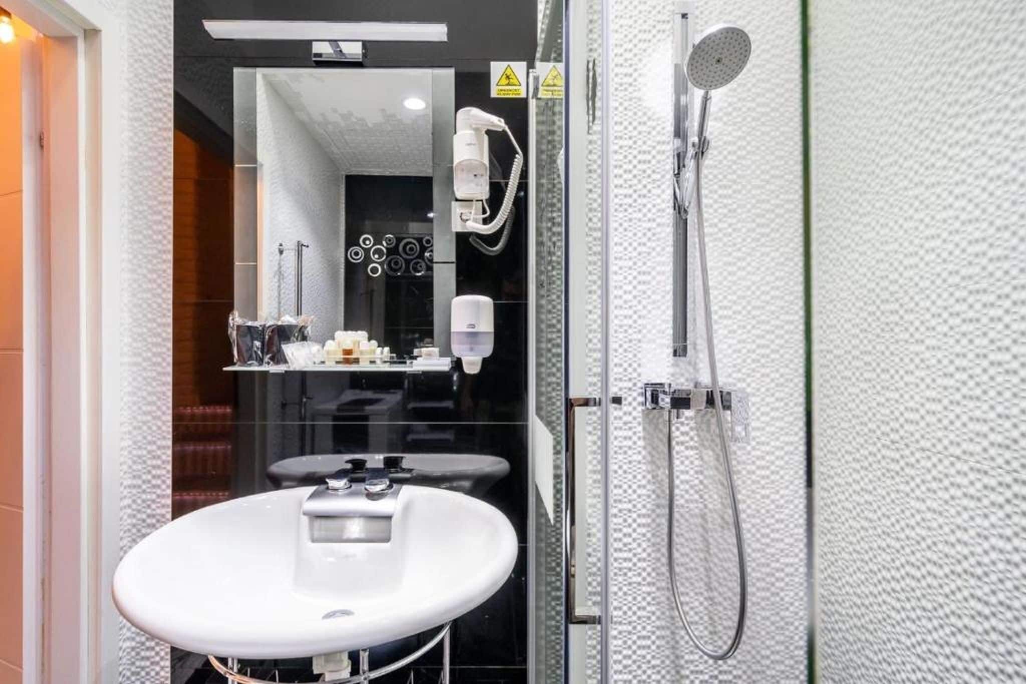 Apartment (A1) | Bathroom