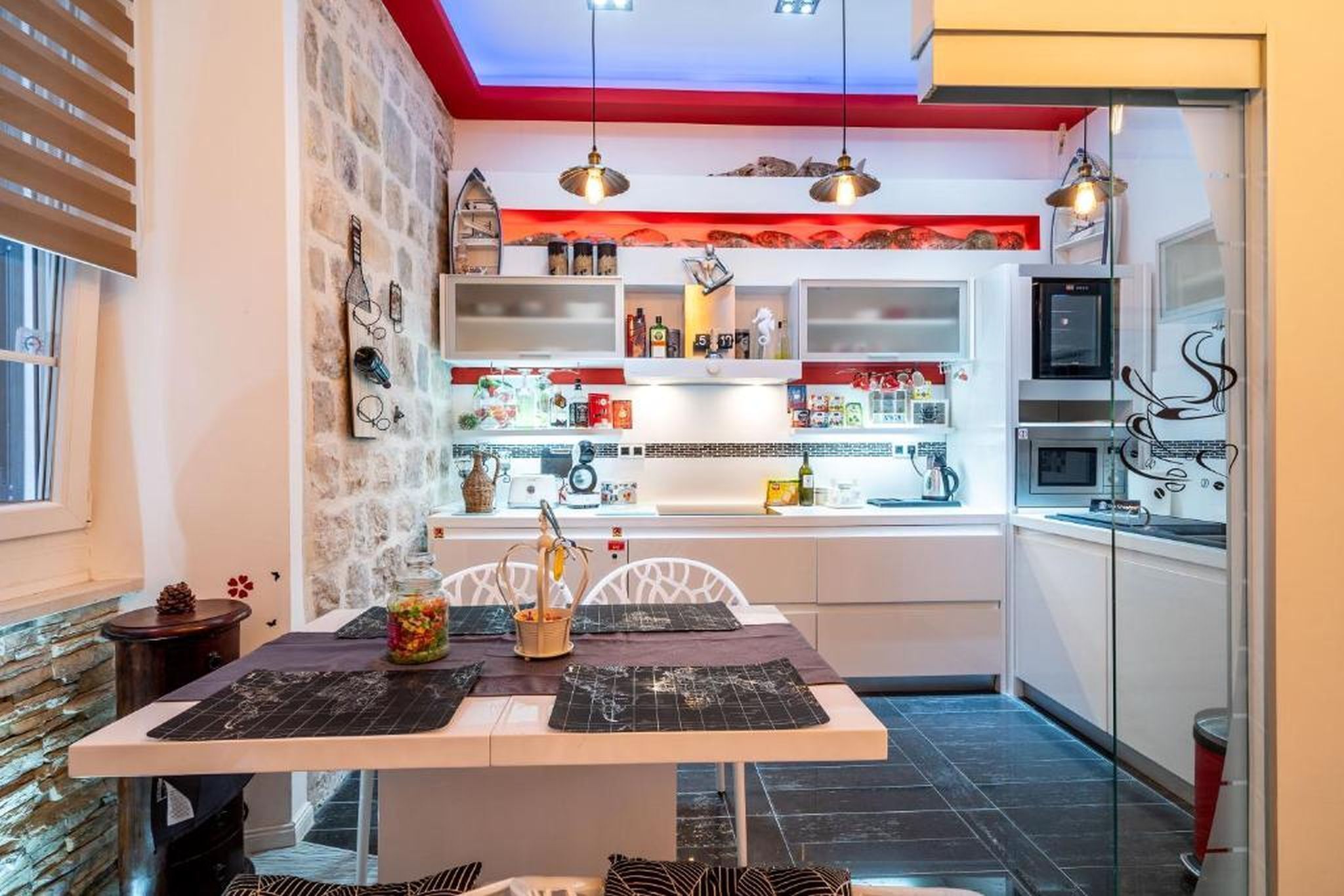 Departamento (A1) | Cocina privada | Refrigerador, microondas, horno y parrilla de estufa 