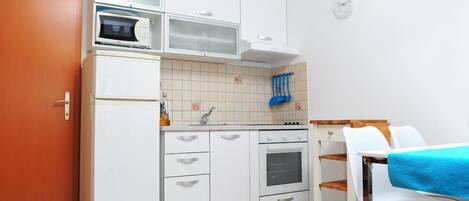 Apartment (A3) | Private kitchen