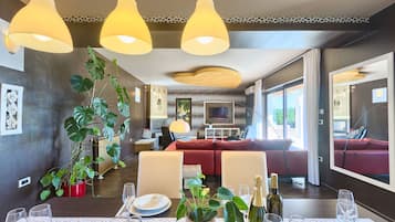 Villa | Wohnzimmer | Kamin