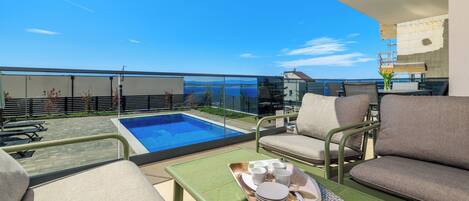 Villa | Terrace/patio