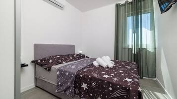 Villa | Iron/ironing board, free cribs/infant beds, free WiFi