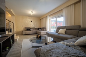 Villa | Living room | Smart TV, fireplace, streaming services - Villa Lukic (Privlaka)
