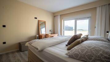 Villa | In-room safe, iron/ironing board, free WiFi