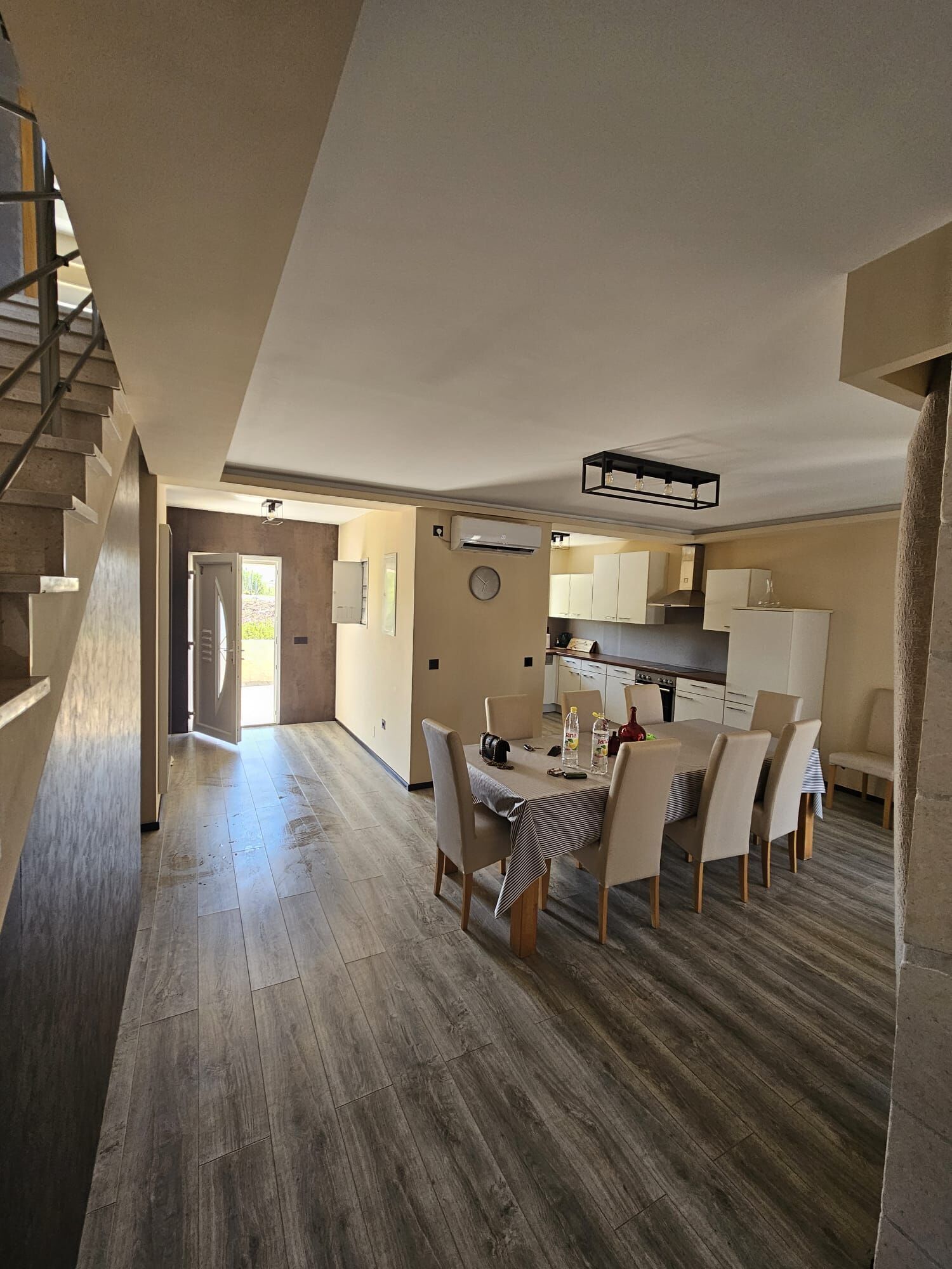 Villa | Dining