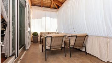 Villa | Terrace/patio