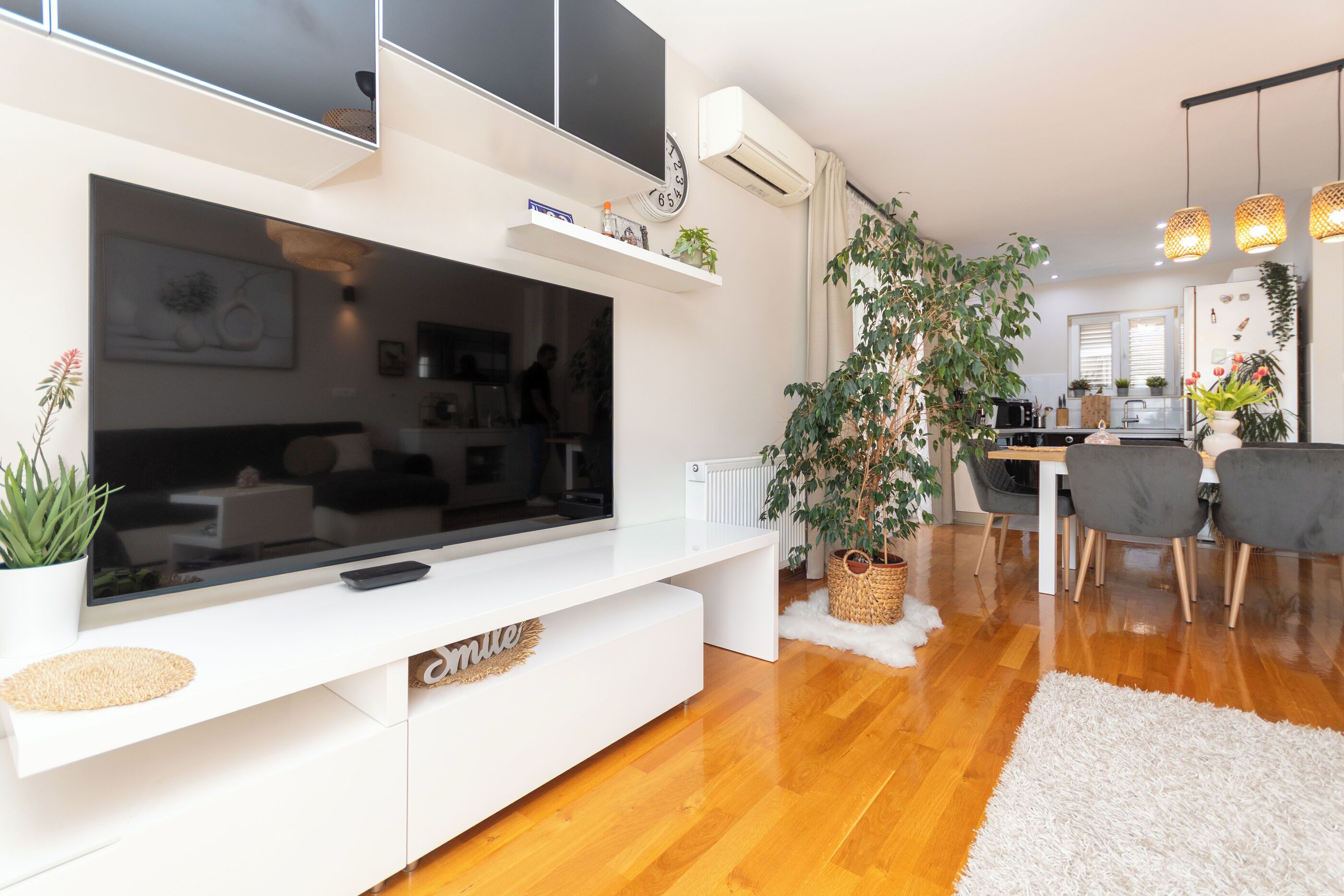 Villa | Living room | Smart TV