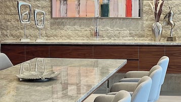 Villa | Dining