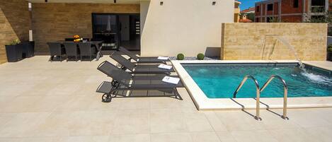 Outdoor pool, a heated pool