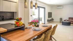 Villa | Tempat makan