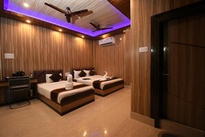 Room - Hotel Adhunik (Kumarghat)