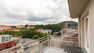 Apartment with terrace, city view | Terrace/patio