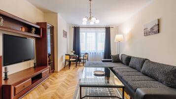 Comfort Apartment, City View (21) | Living area