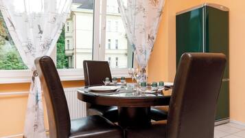 Standard Apartment, Courtyard View | Private kitchen | Fridge, microwave, oven, espresso maker