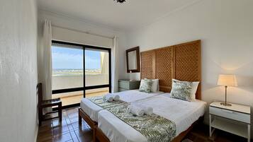 Iron/ironing board, WiFi (free), bed sheets