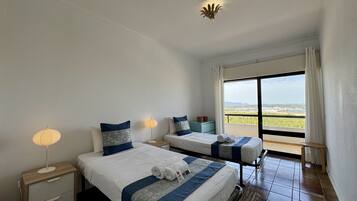 Iron/ironing board, WiFi (free), bed sheets